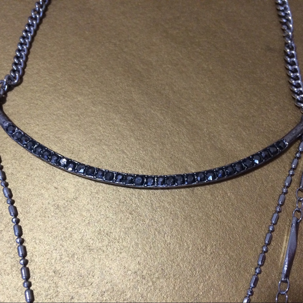 Silver Layered Necklace⚜️ - Picture 6 of 9
